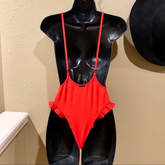 🔥 KENDALL & KYLIE NEW Ruffle Poppy Red Swimsuit - Picture 3 of 8